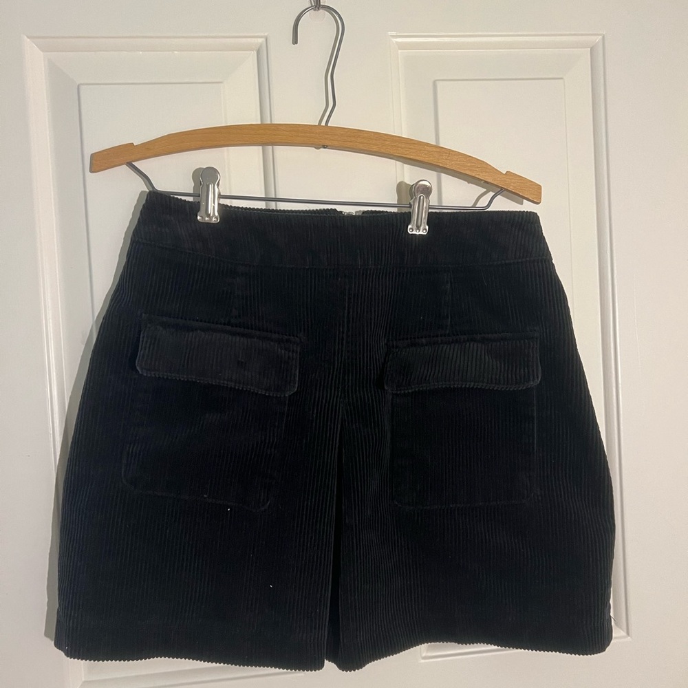 Urban Outfitters BDG black velvet pleated with large front pockets skirt; Size M